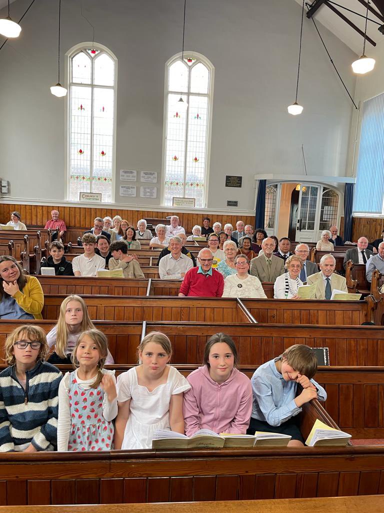 DrLynneSykes's tweet photo. Lleisiau hyfryd plant @YGLlundain ac Ysgolion Sul Llundain heddiw yn Capel Seion #ealing #londonwelsh . Ymarfer caneuon @EisteddfodUrdd 👌. Tipyn bach o Hanes y Capel yn cael ei ddarllen o’r llyfr #citymission gan @thehuwedwards https://t.co/Ll2lA16uhg