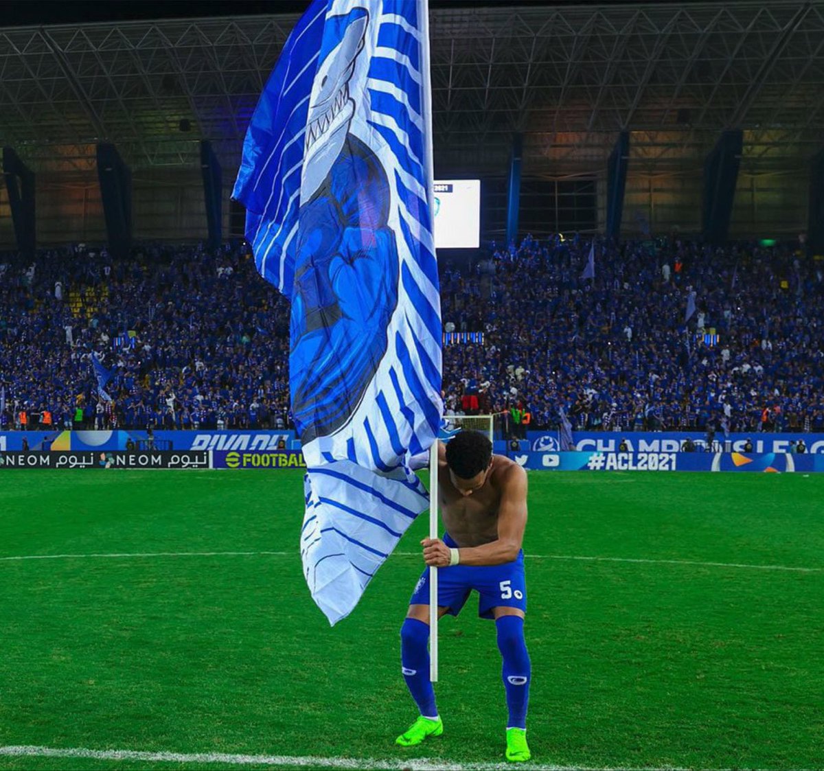 1SMi_'s tweet photo. 🚨 علي البليهي : 

ركزة العلم ما كان مخطط لها وحبيت تكون ذكرى في ملعب الخصم 💙 https://t.co/szqDXPBcU7