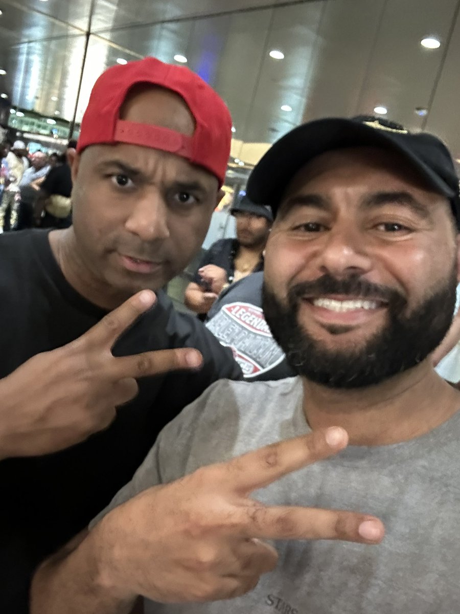 Dame_MEC's tweet photo. A couple weeks ago Wallo reached out out of the blue to let us know that he appreciated #BlackBusters

It’s a weekly movie review podcast hosted by @biggjah1 @multitoned celebrating black cinema🍿✊🏽

Last night I randomly ran into him at the Haney fight🥊🏆

#IndependentLiving https://t.co/EENp2VxlT3