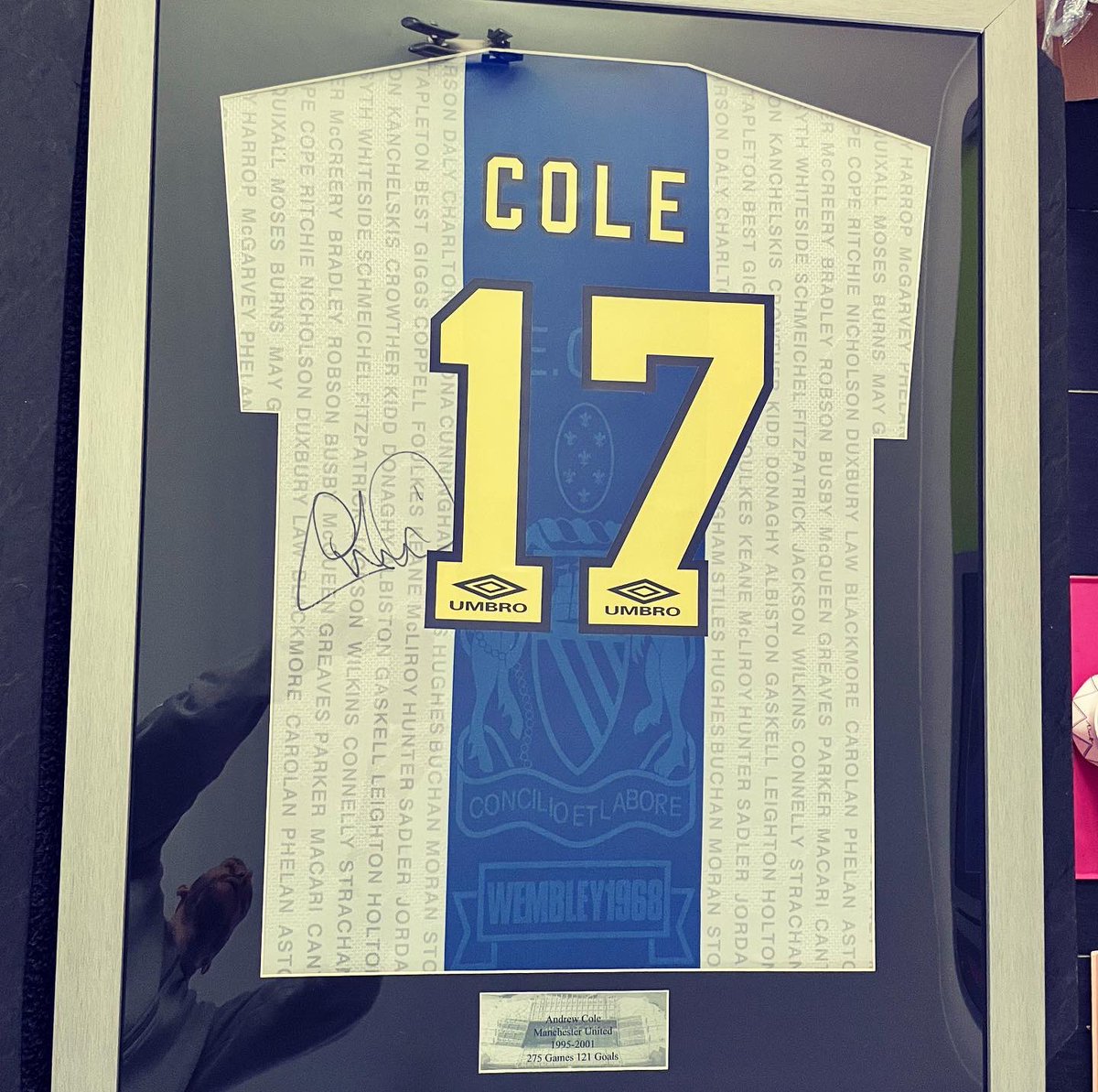 bkframing's tweet photo. FOR SALE £155
1995-1996 Manchester United Third Shirt hand-signed ✍️ in person by Manchester United’s legendary striker Andy Cole at the Manchester United Legends Event in Warrington (05/05/2023) - see pic of me with the man himself after signing ✍️.
#bkframing https://t.co/FamUs7joPD