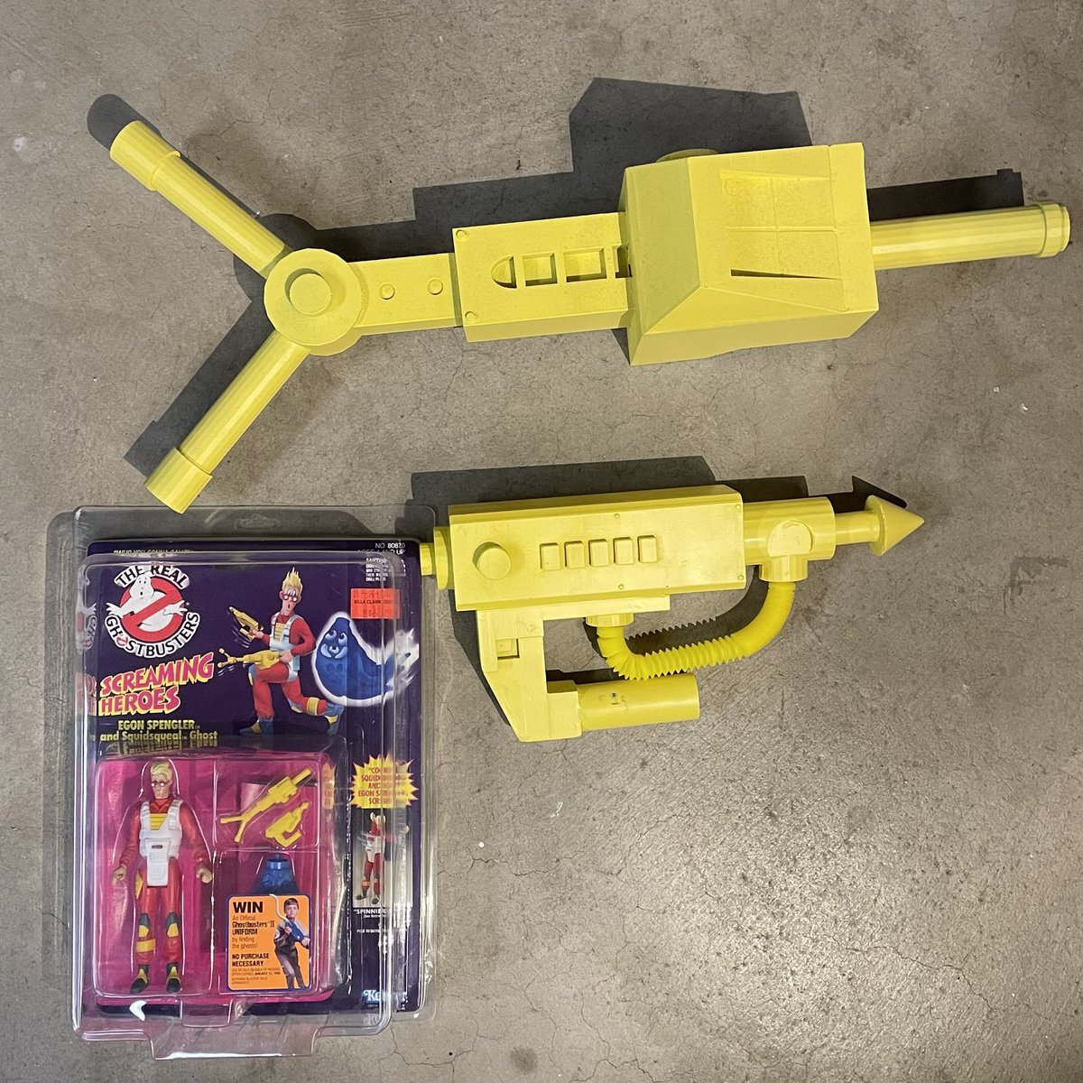 3 years later…

Kenner’s Screaming Heroes Egon’s accessories. 

Designed by me, edited and printed by Arm on Fire. 

#ghostbusters #kenner #realghostbusters
