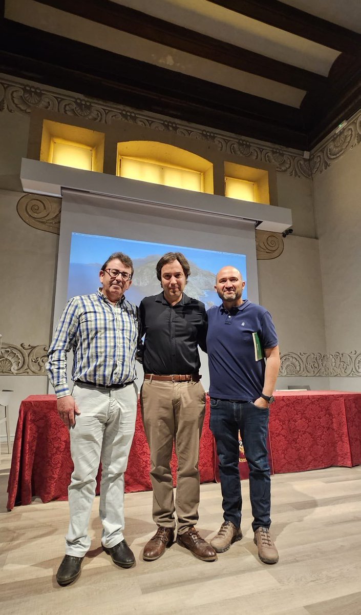 🎶🤵🏻‍♂️¡ALUMNOS DEL COLEGIO OLEZA DE ORIHUELA VISITAN A NUESTRO GRAN COMPOSITOR, <a href="/pacojmoragarcia/">Francisco Jorge Mora García</a>!🤵🏻‍♂️🎶