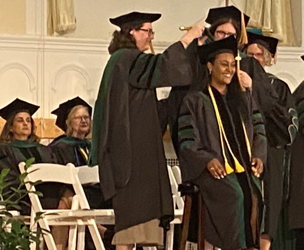 UVMLarnerMed's tweet image. The 200th medical class @uvmvermont officially became doctors today. Congratulations, #LarnerMD23 #UVMGrad