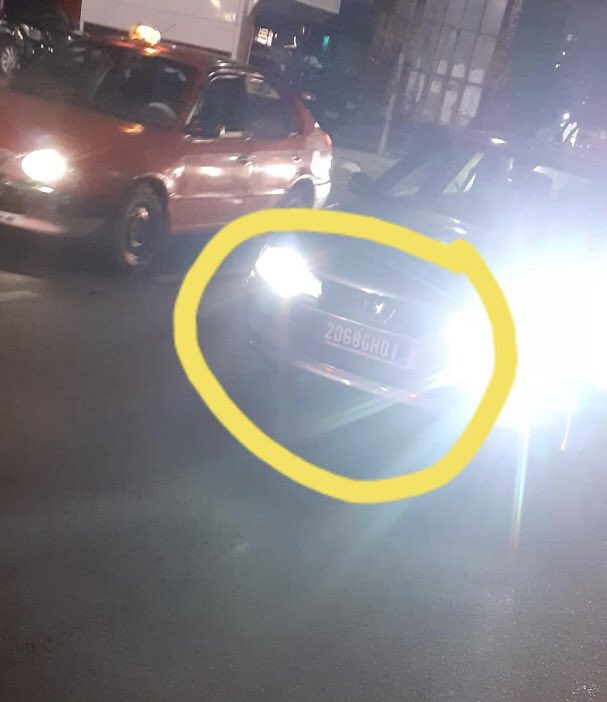 🚨 Urgent 🚨 

“Une voiture Peugeot immatriculée 2068GH01 a été repérée sur le boulevard de Marcory en direction du Plateau. Des témoins ont rapporté des bruits suspects provenant du coffre et des mouvements inhabituels de la portière arrière. Les autorités sont invitées à