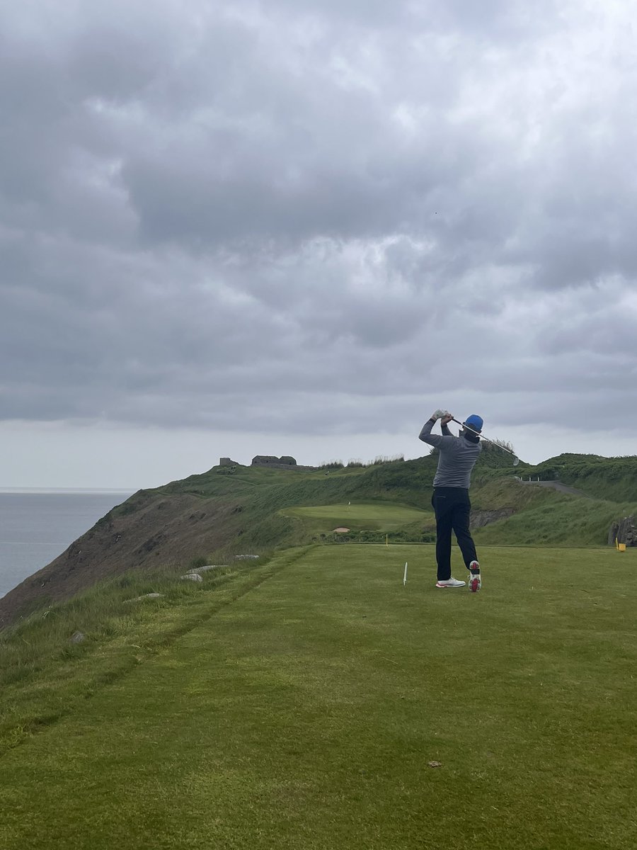 And6r's tweet photo. Old Head Golf Links ⛳️ @Garynorcottgolf smashing it 💪 https://t.co/wxRRDFfala
