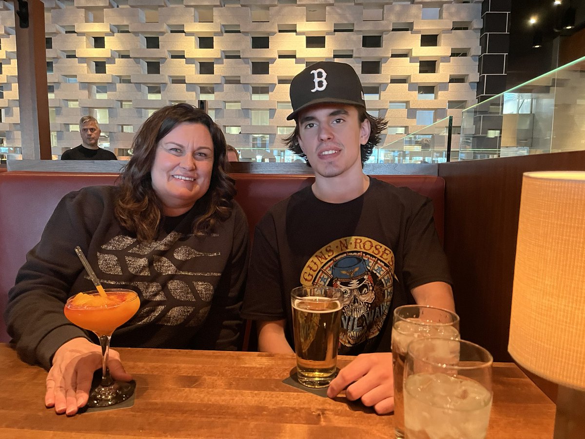 The oldest turned 20 today! Happy birthday Kris! Where does time go! Love ya! ❤️😘🥳