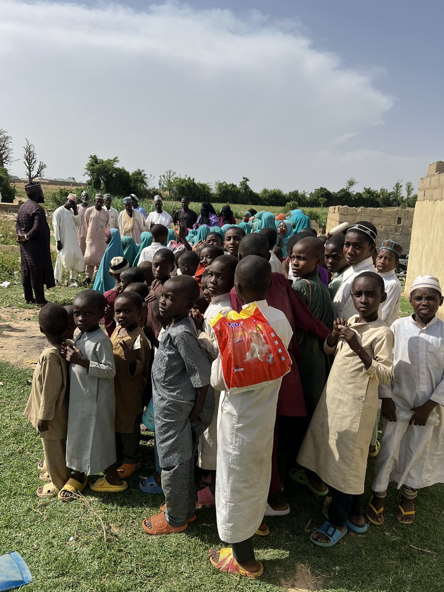 angry_ustaaz's tweet photo. #Buildaschool https://t.co/VsXja2AQZC