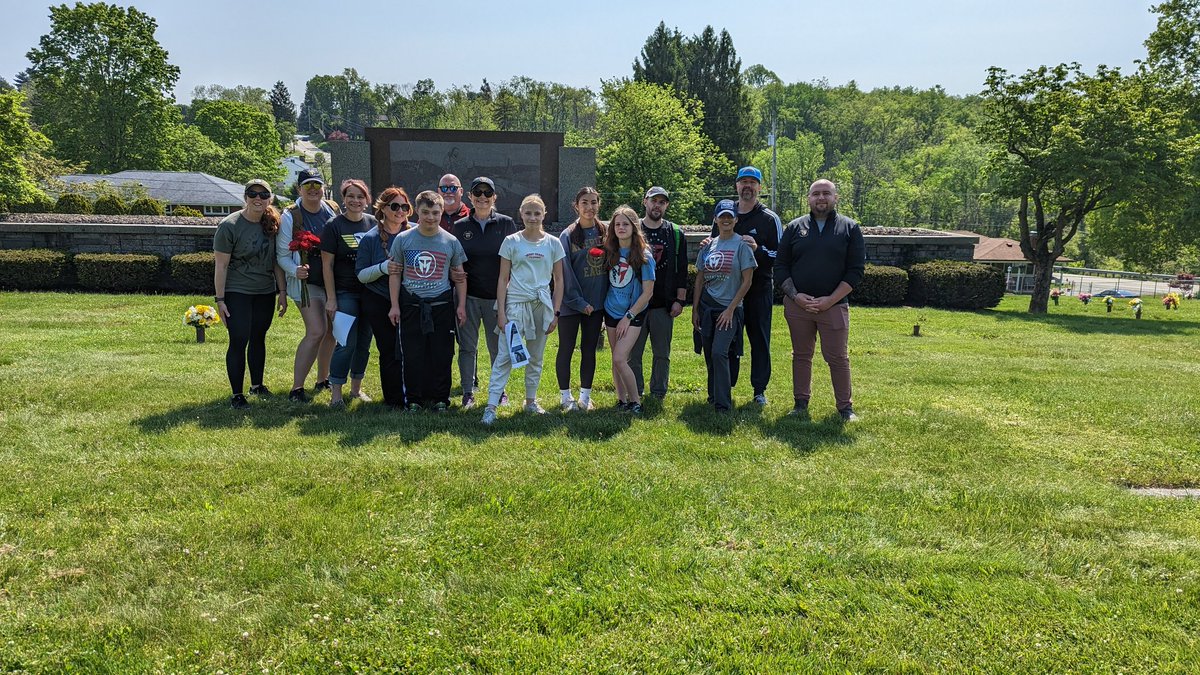 1FitNFunLife's tweet photo. We met up with @travismanionfoundation Pittsburgh Chapter (newly founded) for their very first community project. 
We visited 23 graves of soldiers from WWII, learned about and honored them each, and then laid a rose in their memory. https://t.co/dixco6VfHt