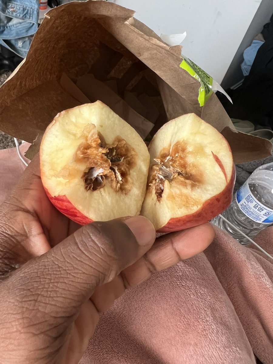 IamTyBanks's tweet photo. I was feeling under the weather so I purchased a “healthy” meal from @panerabread and bit into the apple that came as a side and this is what happened. #WTH https://t.co/xoeFdPGoAc
