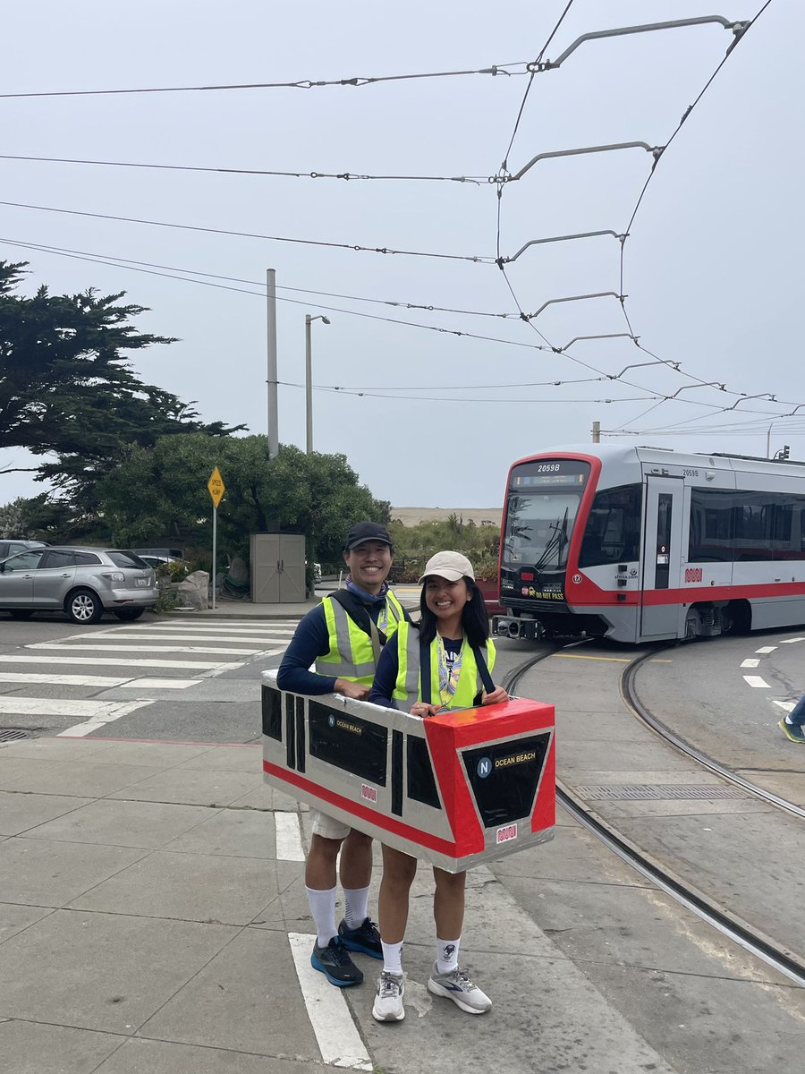 the SF transit trifecta @SFMTA_Muni @Caltrain @SFBART at #BaytoBreakers2023 🚇⚡️🌁