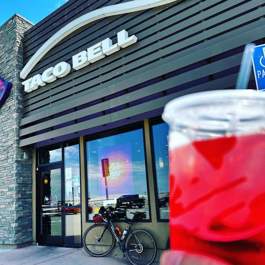 Mile 50 
.
.
.
#bikecommute #thingsisawonmybike #outsideisfree #optoutside #lifebehindbars #grizzlycycles661 #gc_adventureteam #putitinthedïrt #gravelride #bakersfieldbybike  #tacobellcentury instagr.am/p/CshR2cOS8P-/