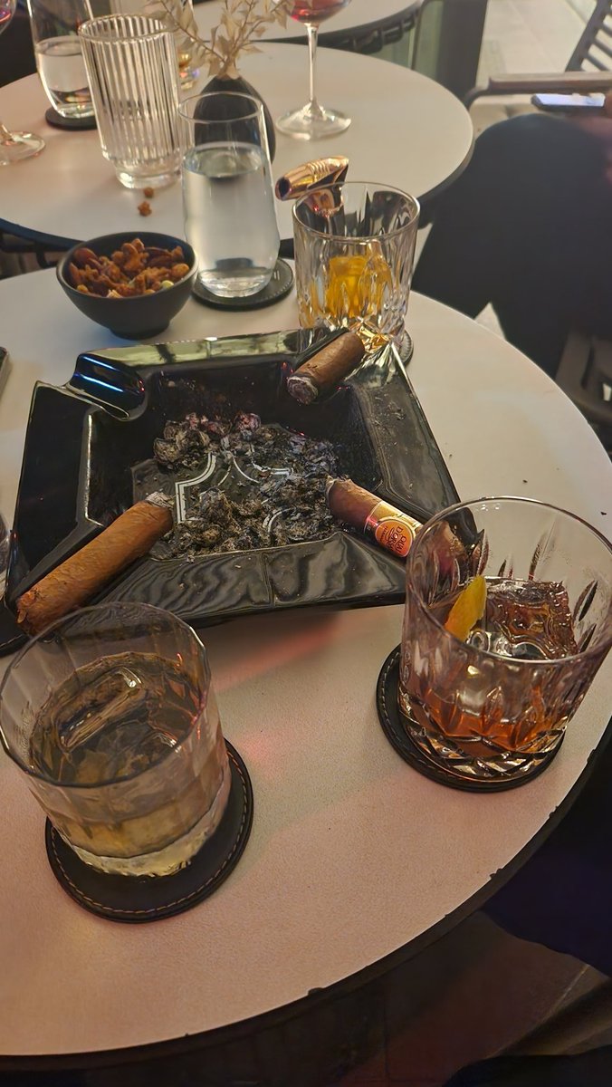 Happy Monday! #cigars #Monday #cigarlover #cubancigars