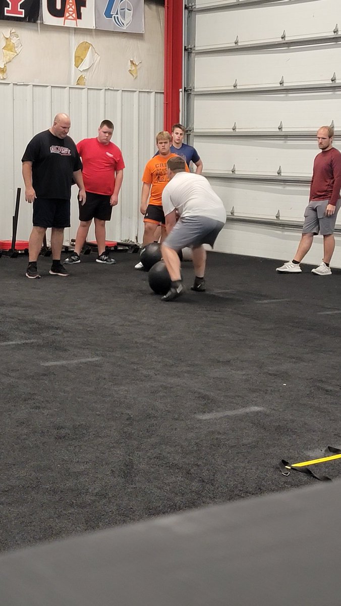 LandonM0417's tweet photo. Last Sunday for off season workouts for me! Big thank you to @BlockersO_Line for my second year of work. Looking forward to next year! https://t.co/whTX5kOWGM