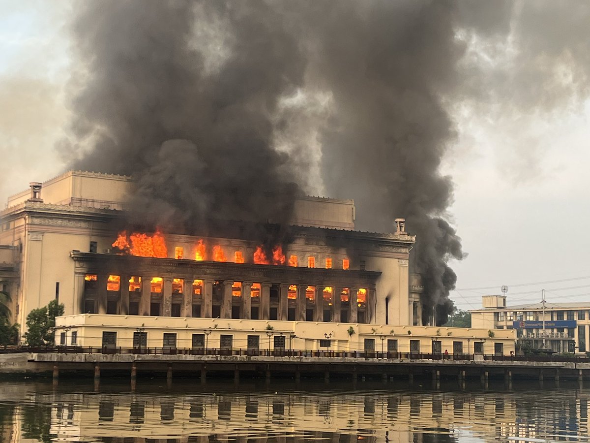artsybeaver's tweet photo. fucking sad day for our built heritage. how the capital reacts to this massive loss in the next few months are crucial. https://t.co/8znbJ78F7g