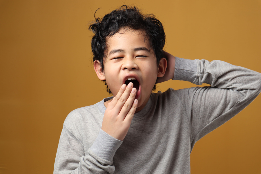 #Parents: Are your kids getting enough sleep? 😴 6 in 10 middle schoolers and 7 in 10 high schoolers aren't getting the recommended amount of sleep each night.

Improve your kids' physical and mental health by getting their sleep schedule on track: bit.ly/3M102oe