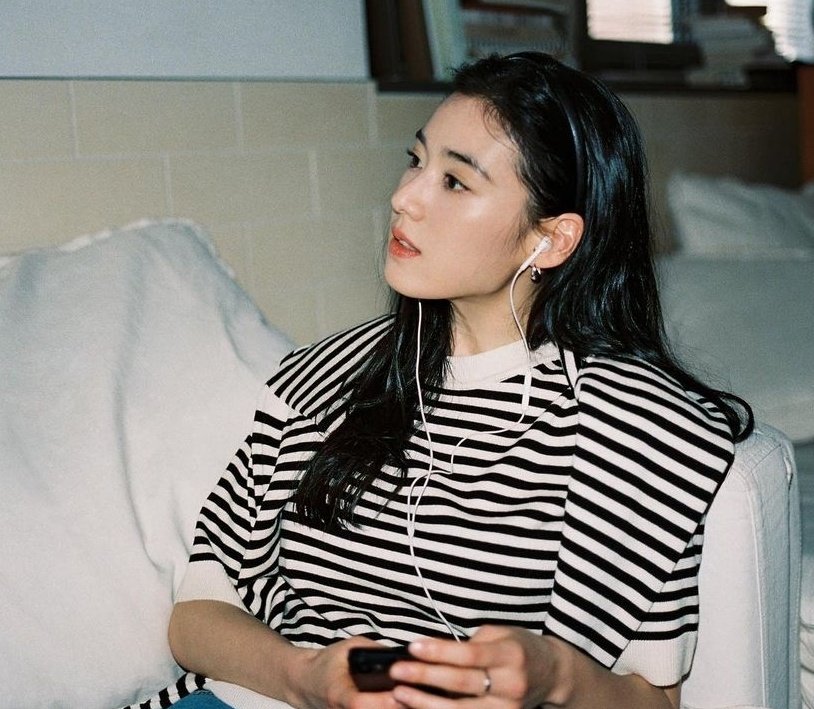 🐰| APARECEU!! Atualização da Eunchae no Instagram. 

"Feliz sábado pessoal 🌿🌱🍃✨"