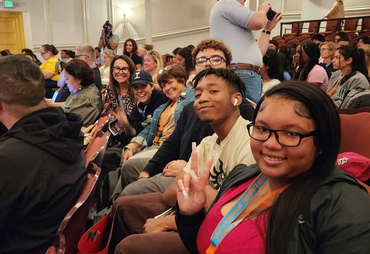 Look at this @rcsdnys crew - they're ready to give the WILD APPLAUSE in historic Ford's Theatre!! <a href="/MikvaChallenge/">Mikva Challenge</a> #NationalYouthSummit <a href="/RCSDSS/">Tricia Gonzalez</a> <a href="/RCSDNE/">Northeast Prep</a> <a href="/EdisonTechRCSD/">Edison Tech</a>