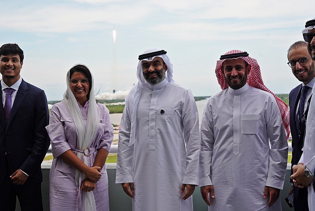 aalswaha's tweet photo. Today is a historic day for the kingdom as we celebrate the first Arab and Muslim woman that goes to the ISS.

This is just a live example of our ambitious journey, under the leadership of HRH Prince Mohammed Bin Salman, on how we’re empowering youth and women, safeguarding our planet and shaping new frontiers with space, science and innovation. 

 #KSA2Space 🇸🇦🚀