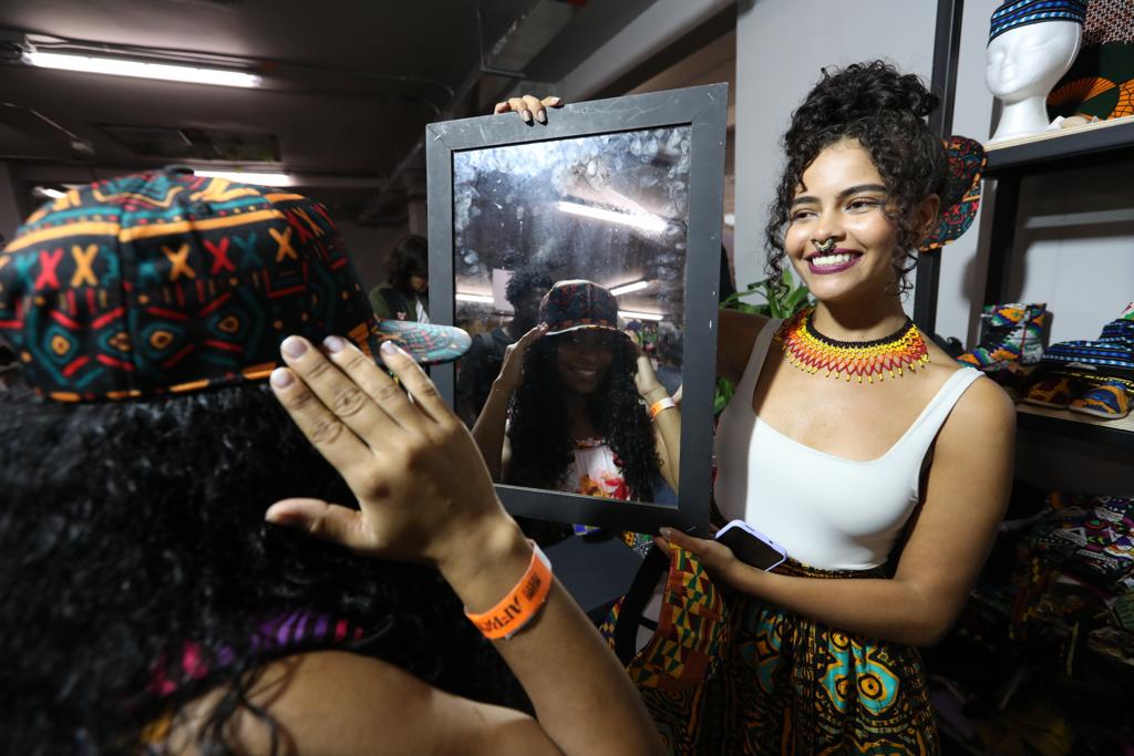 JPLopezCortes's tweet photo. Conmemoramos 150 años de la abolición de la esclavitud en Colombia en el #NegroFest, de @Comfama, toda una fiesta de la inclusión, de la gastronomía, de los emprendimientos, de Vida y FELICIDAD. ¡Espectacular homenaje a nuestra Antioquia Multicultural! #DíaDeLaAfrocolombianidad https://t.co/APGt8wyWmO