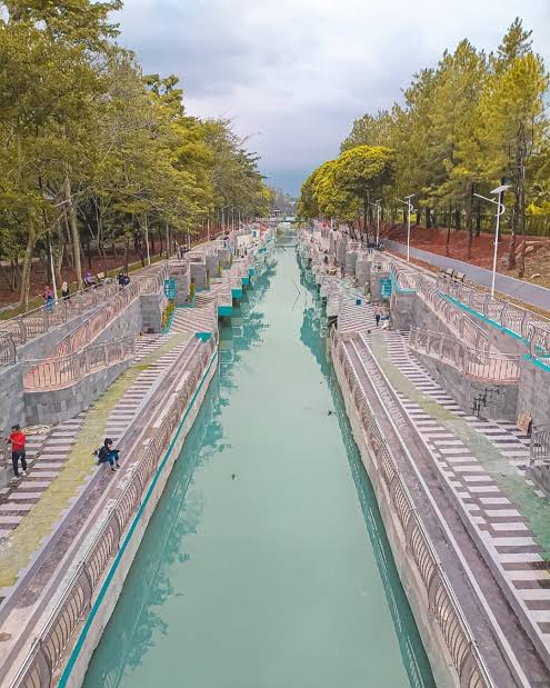 sekilas mirip jaletreng river park di taman kota 2 bsd deket tekno