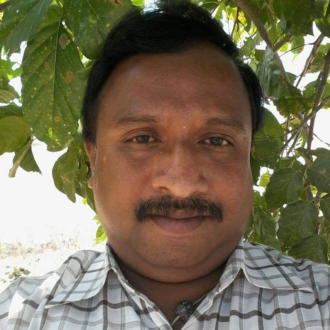 nabilajamal_'s tweet photo. Govt school teacher from Karnataka's Chitradurga dist suspended for Facebook Post criticising Chief Minister Siddaramaiah's freebie policies

His post highlighted the list of past Karnataka CMs who incurred debts, showing @siddaramaiah to be highest with 2,42,000Cr

BEO Public instructions dept, Hosadurga taluk ordered suspension for violating KCS Conduct rules 1966