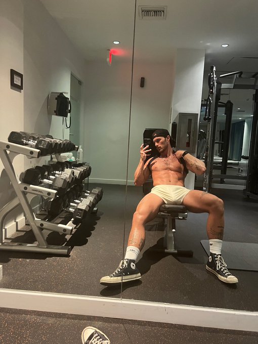 bored hmu https://t.co/ER0O0ECAPn