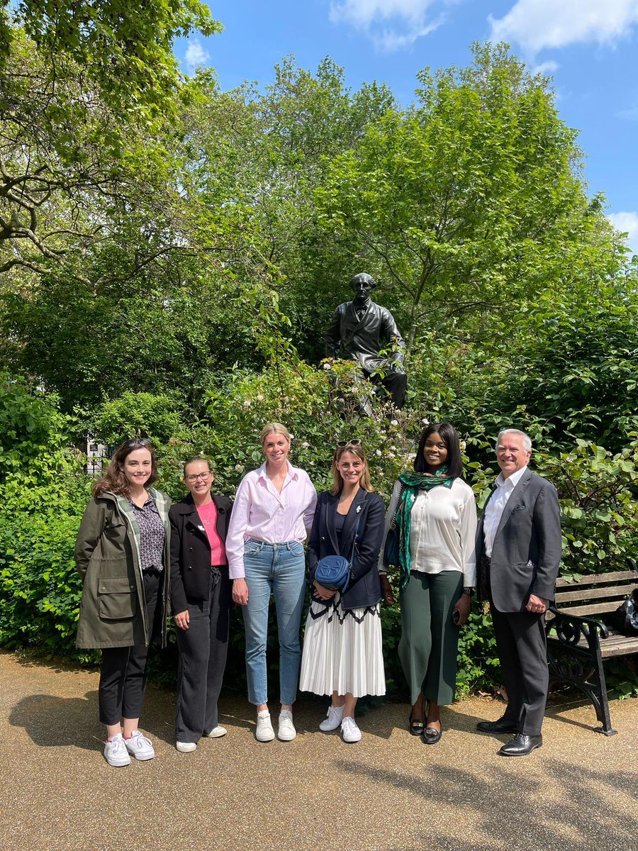 @Greenerarbs members had such a great time during #LIDW23 #greenwalk. #LIDW24 we look forward to continue our #greeningLIDW activities! Stay sustainably tuned for our next events! #greeningLondon #greeningLIDW2023 #greenwalk #greenerarbitration