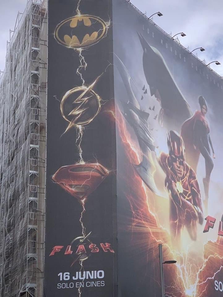 HamadanoffReal's tweet image. Menudo #CLICKBAIT para atraer a personas inocentes para ver ese Frankestein por película,imagina que vas allí pensando que vas ver a Cavill una vez más, y no aparece en ninguna parte de la película,que sin vergüenzas son los de WB.

#SaveDC

Créditos a quien subió la imagen.