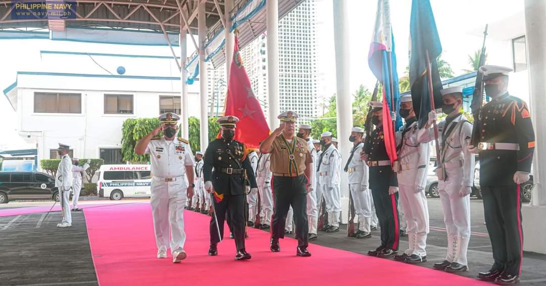 LOOK | Newly-installed Marine Corps Commandant calls on PH #Navy Chief

👉: navy.mil.ph/pn_web_news.ph…

#125thPhilippineNavyAnniversary
#ProtectingtheSeasSecuringOurFuture
#ModernandMultiCapablePHNavy
#AFPyoucanTRUST