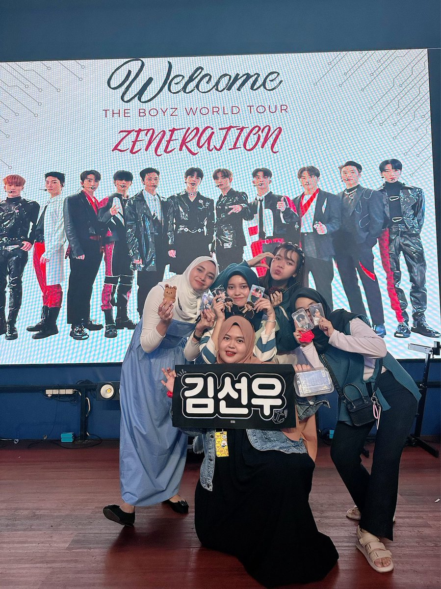 StaffCrekerINA's tweet photo. Makasi panitia 💕
Tanpa kalian eventnya gaakan berjalan lancar 🥰 https://t.co/YNgvaHycrh