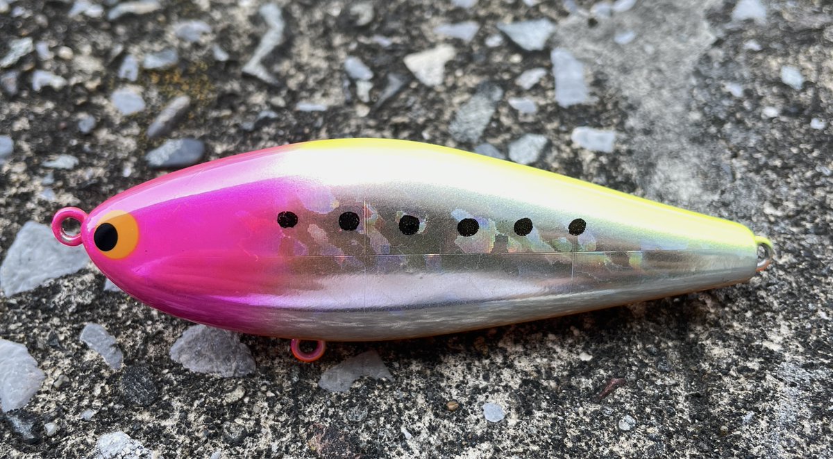 fimosw's tweet image. 【初公開👍】
大人気fimoオリカラルアーの一つ「ジグザグベイト80S」が6月発売決定‼️

RATA考案のイエローボア、＠fishing_yukari考案のギャラルグリーン、不動の人気カラー、ロッサクラウンの3色🫡

数量限定なのでお早めにお求め下さい🙏

＠pozidrive2015
#fimoオリカラ
#fimoショップ