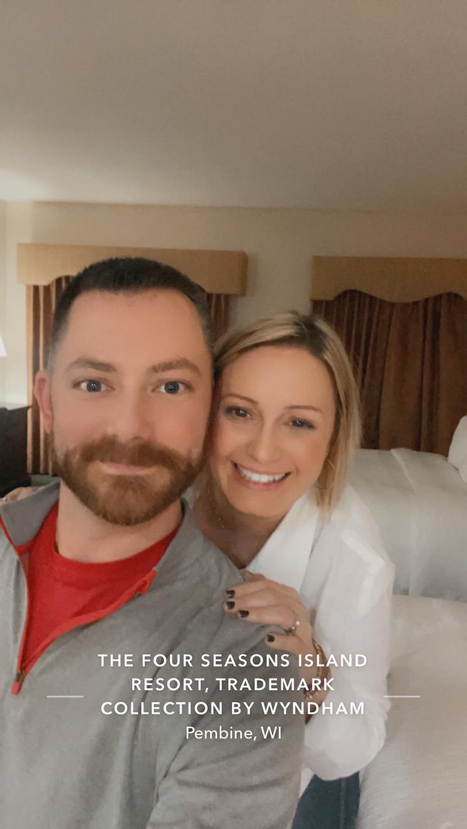 Oshee768's tweet photo. My friend, Jen, is a finalist in Four Seasons Island Resort ’s Story Contest. Help me rally votes: https://t.co/CLaSDMFIB3 https://t.co/4f2kjM2pD7