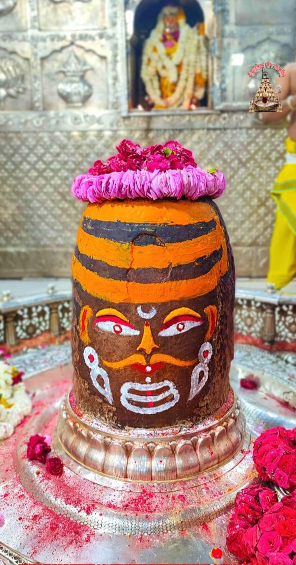Jahil_DSD's tweet photo. जो इंद्र देवता के भी घमंड का दमन करें
जो कामदेव की समस्त कामना दहन करें
वही समस्त सिद्धियां वही महा शिवय शिवम
तरल अनल गगन पावन धरा धराए शिवय शिवम

श्री शिवाय नमस्तुभ्यं🙏🪷🛕 https://t.co/7exU46sZjq