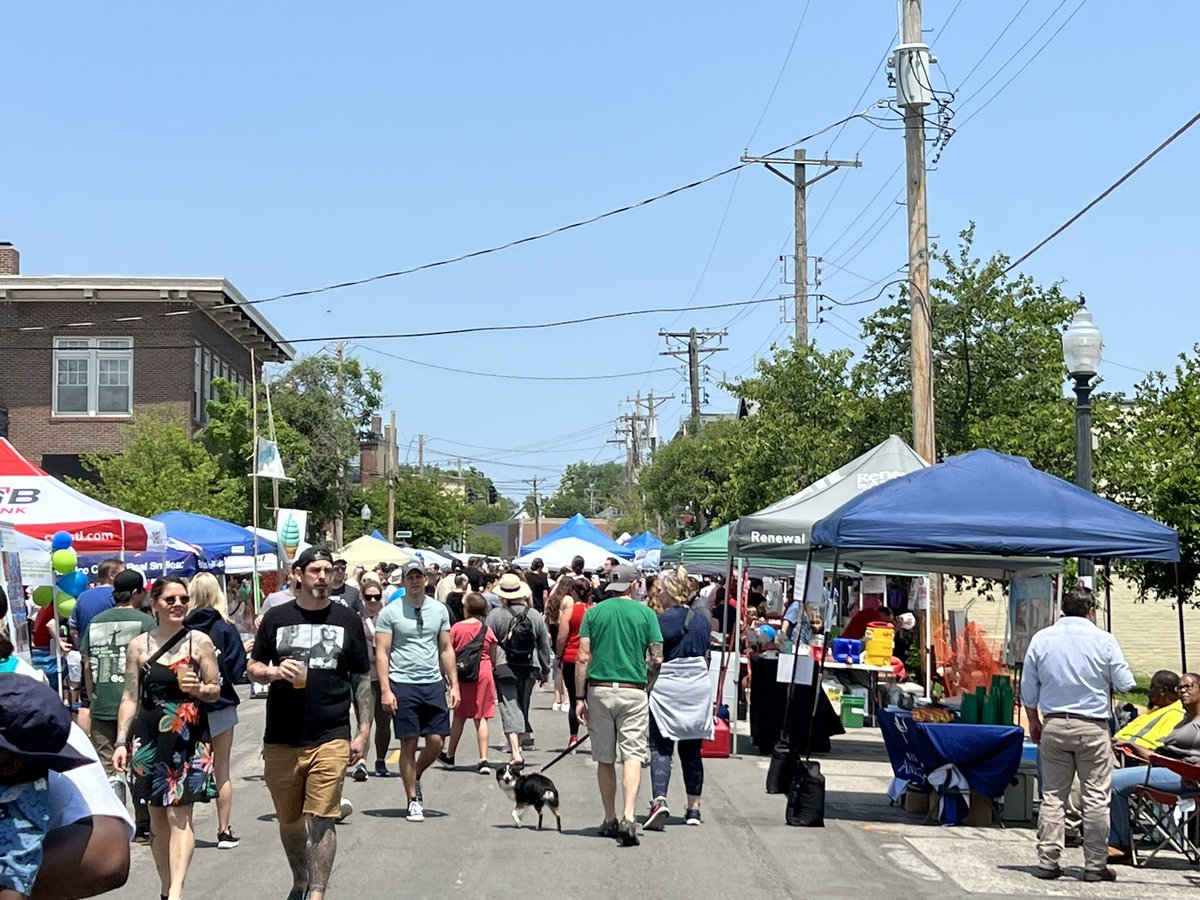 ireneguy's tweet image. @MaplewoodTWP #blueduck #tasteofmaplewood #graduation2023