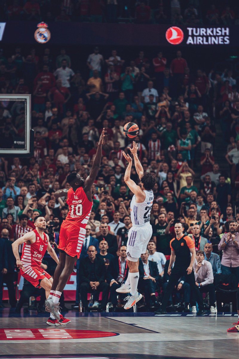 RealBenjys76's tweet photo. La canasta decisiva de una LEYENDA VIVA @23Llull que nos da la #UNDECIMA #CHAMP11ONS #Champions del @RMBaloncesto ⭐️🏆🏆🏆🏆🏆🏆🏆🏆🏆🏆🏆⭐️🤍1️⃣1️⃣🤍⭐️ #HalaMadrid Grande Equipo #ChampionsEsRealMadrid ⭐️💪💪✨🏆✨ #FinalFour2023 Edens Forever®. https://t.co/MIbK5umeFa