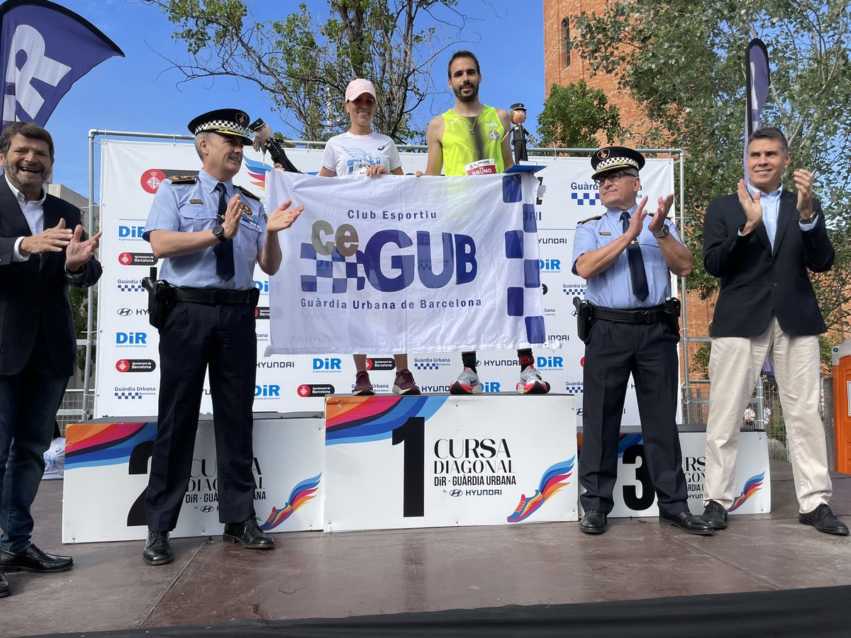 cegub_'s tweet photo. Cursa DIR- GUB Diagonal 🏃🏻‍♀️🏃🏻

Experiència inolvidable gràcies a @ClubsDiR  i @GUBBarcelona 

Esport entre companys/es i sobretot amics i amigues 👏🏻

#cegub #esport https://t.co/291eGMK16R