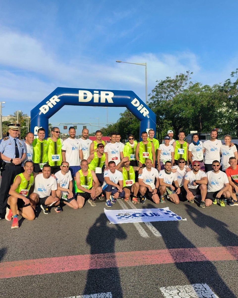 cegub_'s tweet photo. Cursa DIR- GUB Diagonal 🏃🏻‍♀️🏃🏻

Experiència inolvidable gràcies a @ClubsDiR  i @GUBBarcelona 

Esport entre companys/es i sobretot amics i amigues 👏🏻

#cegub #esport https://t.co/291eGMK16R