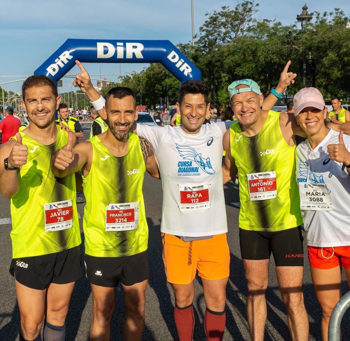 cegub_'s tweet photo. Cursa DIR- GUB Diagonal 🏃🏻‍♀️🏃🏻

Experiència inolvidable gràcies a @ClubsDiR  i @GUBBarcelona 

Esport entre companys/es i sobretot amics i amigues 👏🏻

#cegub #esport https://t.co/291eGMK16R