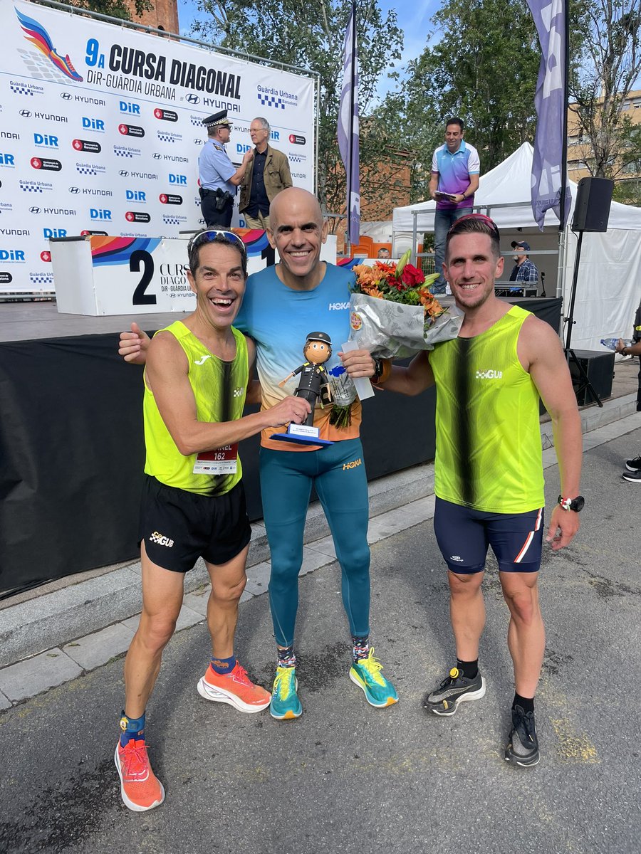 cegub_'s tweet photo. Cursa DIR- GUB Diagonal 🏃🏻‍♀️🏃🏻

Experiència inolvidable gràcies a @ClubsDiR  i @GUBBarcelona 

Esport entre companys/es i sobretot amics i amigues 👏🏻

#cegub #esport https://t.co/291eGMK16R
