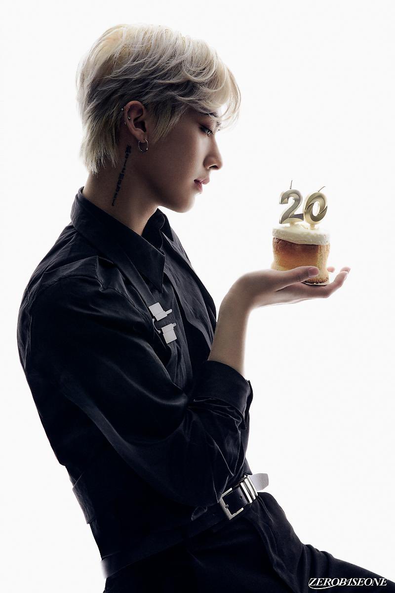 RickyshenS2's tweet image. We wish HBD to Ricky B컷 #리키