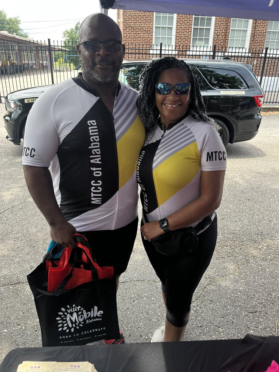 dffaaht1's tweet photo. #HeritageWeekend #DFFAAHT Thank you to all who participated in our inaugural Underground Railroad Bike Tour! Whether you biked with us today, donated money to us or shared our posts…thank you! This weekend has been beyond our wildest dreams.
Music: @PikkiheadM @PikkiheadGOFF https://t.co/S4HNEaoY1L