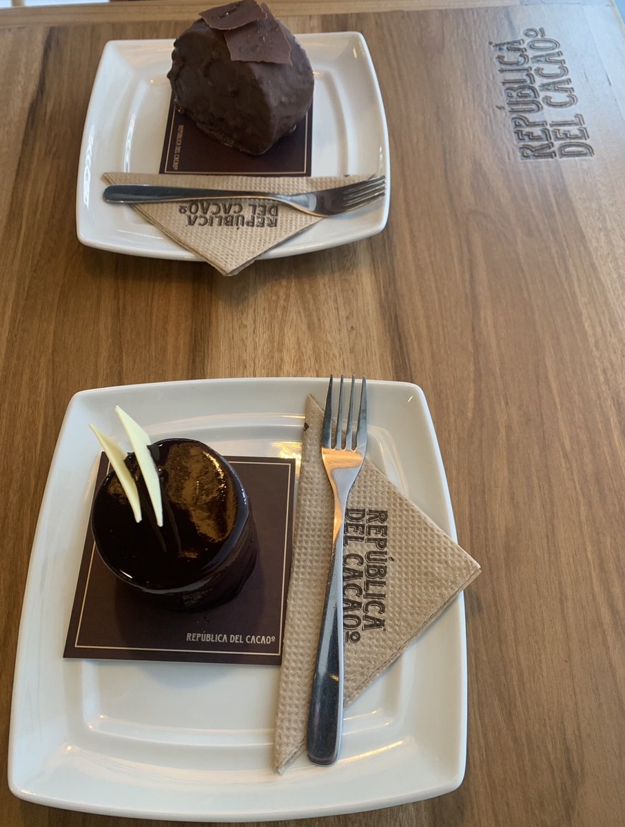 BelenCE_23's tweet image. Le dije a mi mejor amigo que estaba triste y paso esto: