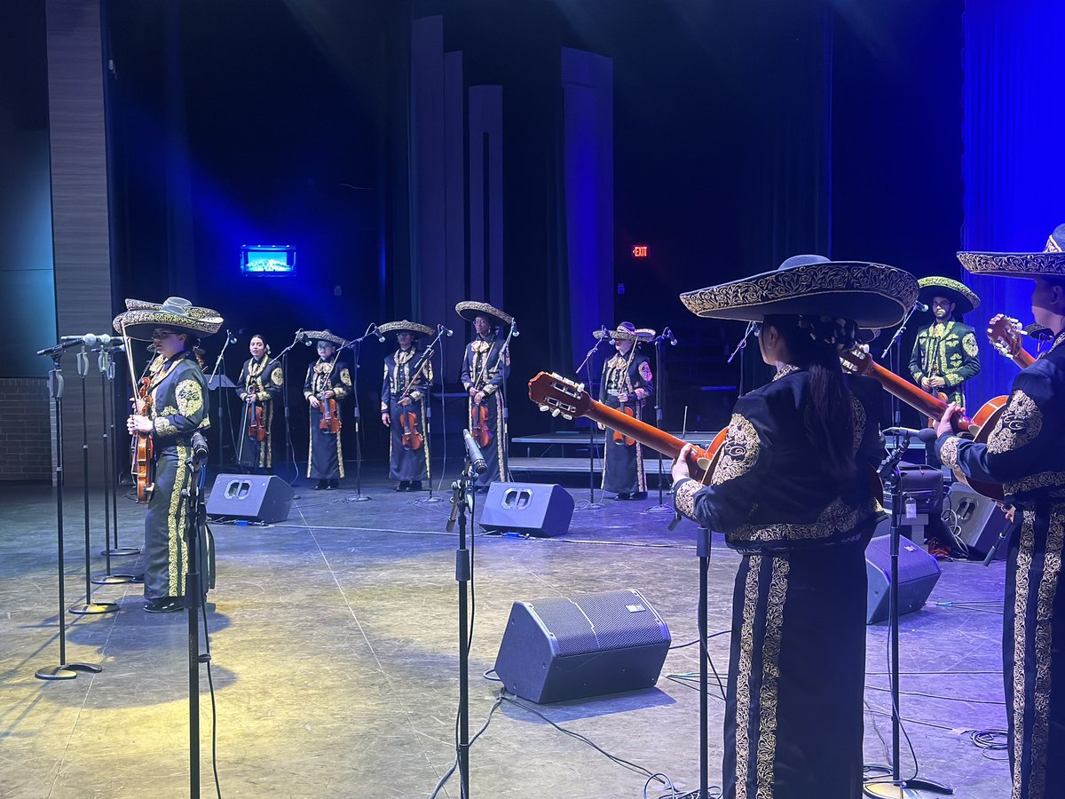 Erin Lara tweet media