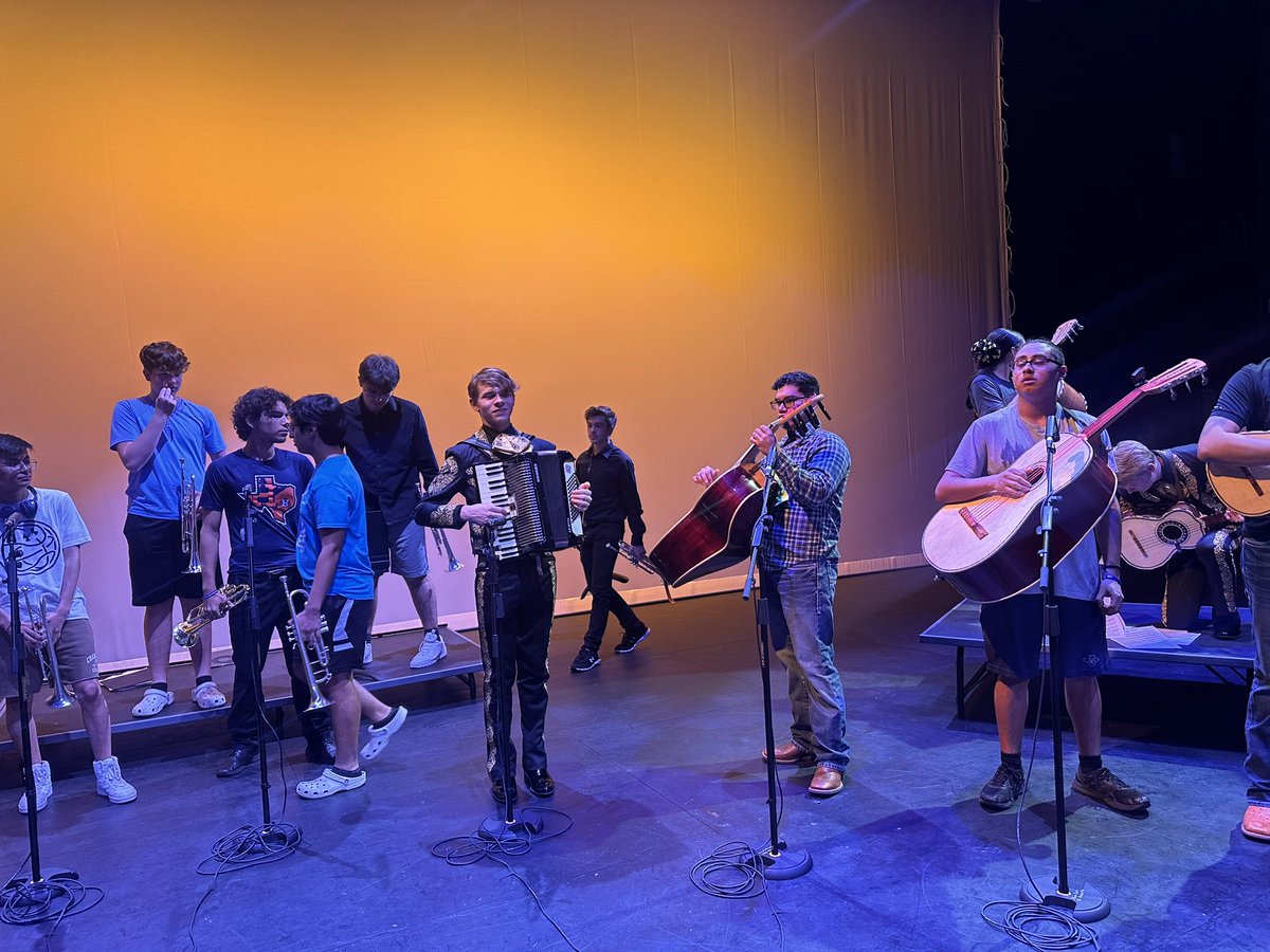 Erin Lara tweet media