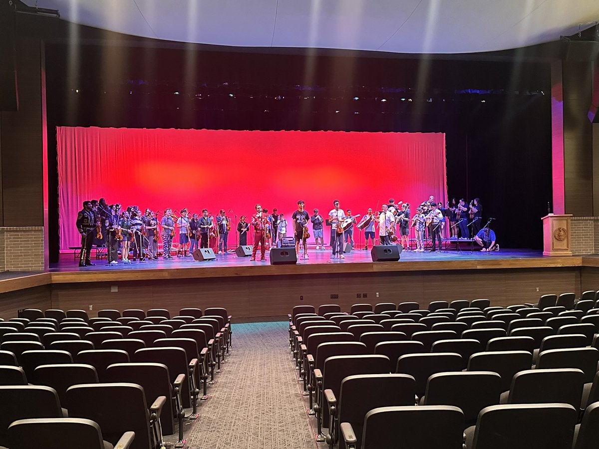 Erin Lara tweet media