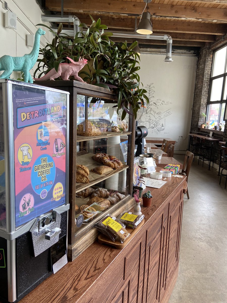 DetroitlandV's tweet photo. Monday morning coffee, art, pastries & a #creativevending machine! 🌈 The Gathering Coffee Co. #detroitlandvending #Detroit https://t.co/lKcZANNtlt