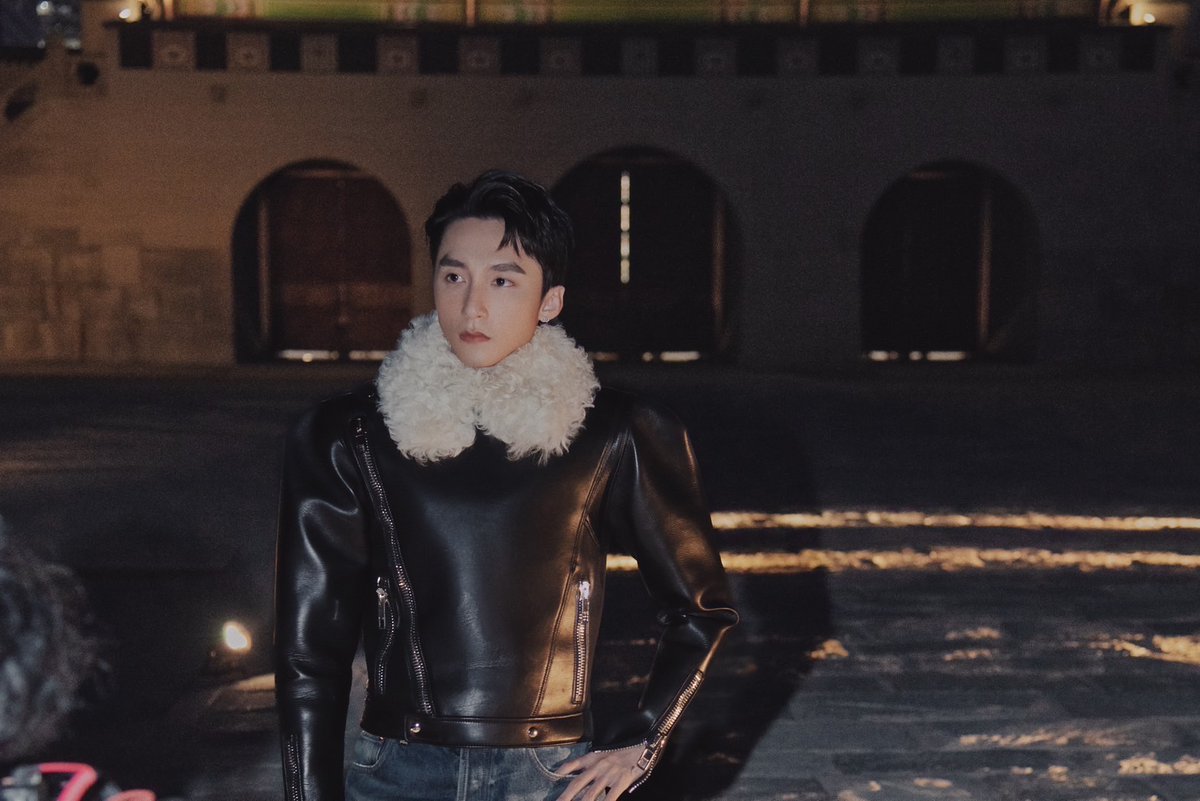 Hello_asian's tweet photo. GUCCI ยกตำแหน่ง “Friend of the House” ให้ซูเปอร์สตาร์ชาวเวียดนาม Sơn Tùng M-TP (เซินตุ่ง เอ็ม-ทีพี)
พร้อมเปิดตัวในฐานะศิลปินชายเวียดนามคนแรกที่ขึ้นแท่น GUCCI FOH ในงานแฟชั่นโชว์ Gucci Cruise 2024 ที่กรุงโซล  
https://t.co/efOSxlvLGT https://t.co/aEWSR5kRHK