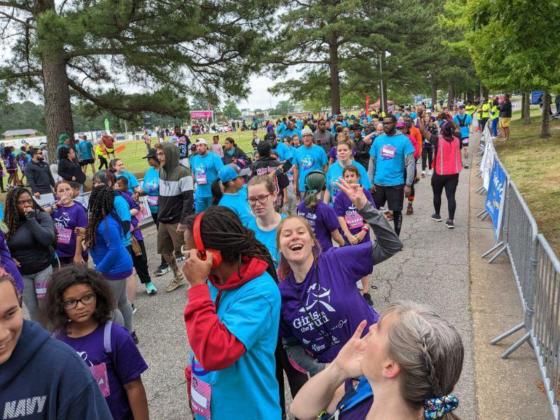 vbHolland's tweet photo. Congratulations to the Girls on the Run as they ran their 5K this morning! @vbschools @VBTitleI @MrsTessMagee @MrsKarenBennett @gotrhr https://t.co/KVY05j09HK