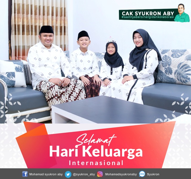 syukron_aby's tweet photo. Keluarga adlah sekolah pertama &amp; anggota keluarga kita adlah guru pertama pula, serta Keluargalah yg selalu berada di dekat kita hingga menuai keberhasilan, semoga cahaya Hari Keluarga ini, akan selalu menjadi penerang dlm menjalani kehidupan ini, Amin. https://t.co/fNfD7TwaDK