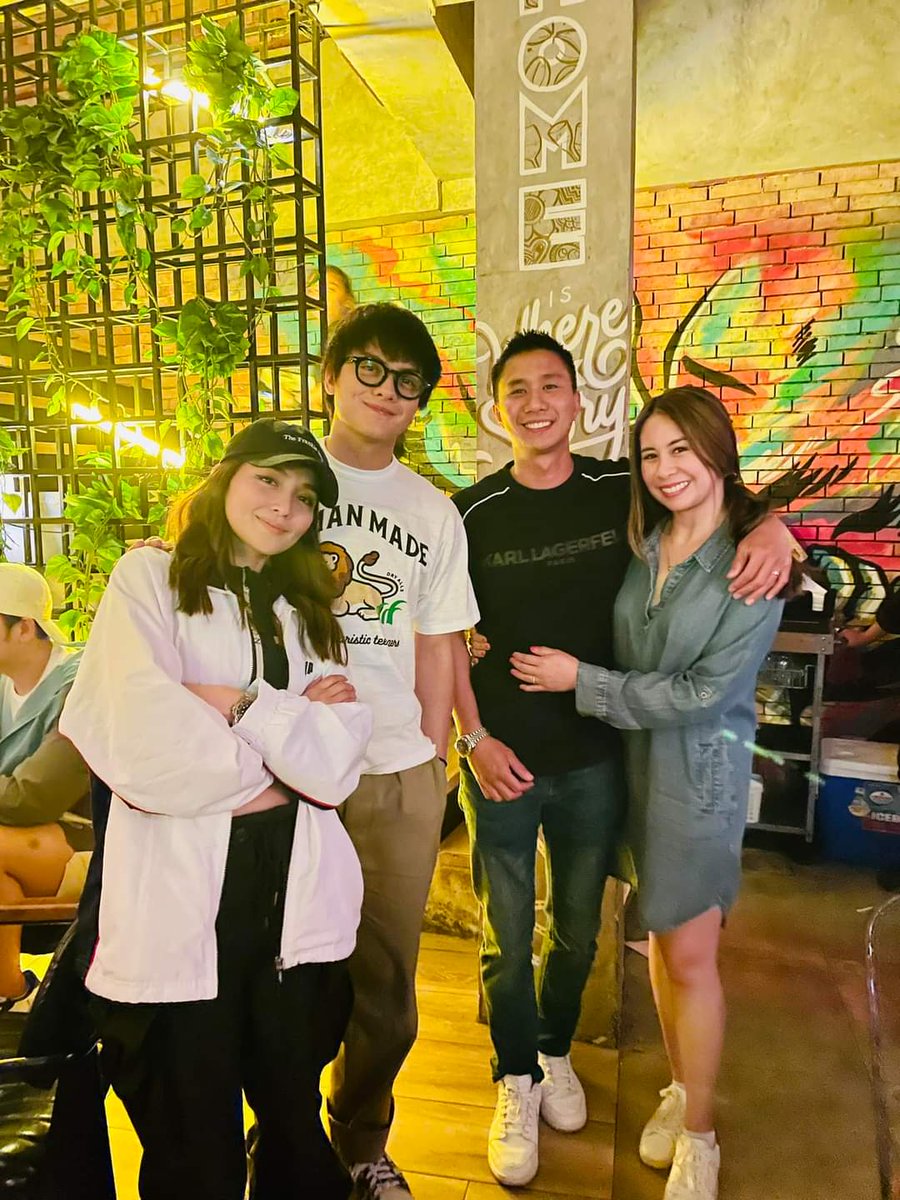 π½ππ―π½ππ― α₯«α‘ (@iamhjsmalonte23) on Twitter photo KathNiel after game with Ronnie's Kuya Greggy and ate Clare π
#LoiNie 
#RonnieAlonte <a href="/iamr2alonte/">Ronnie Alonte</a> 
#LoisaAndalio <a href="/iamAndalioLoisa/">Loisa Andalio</a> KathNiel after game with Ronnie's Kuya Greggy and ate Clare π
#LoiNie 
#RonnieAlonte <a href="/iamr2alonte/">Ronnie Alonte</a> 
#LoisaAndalio <a href="/iamAndalioLoisa/">Loisa Andalio</a>
